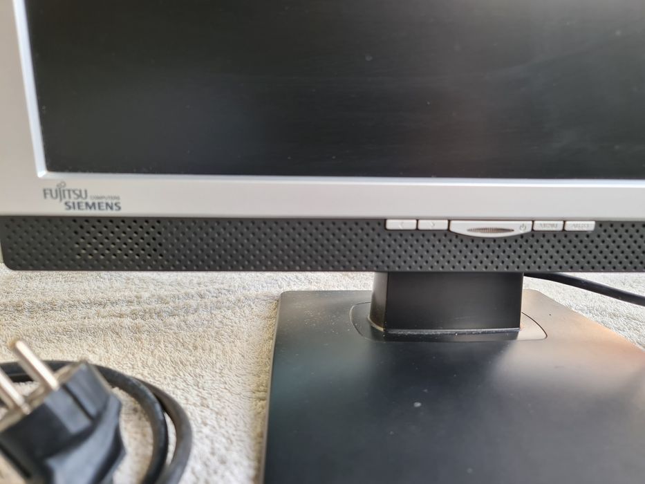 Monitor LCD com colunas audio