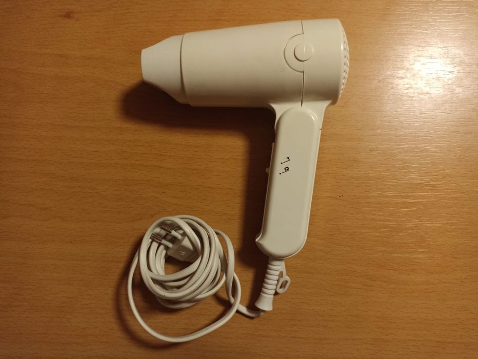 Suszarka do włosów turystyczna