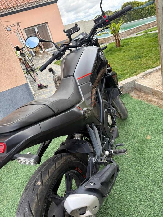 Benelli Leoncino 125