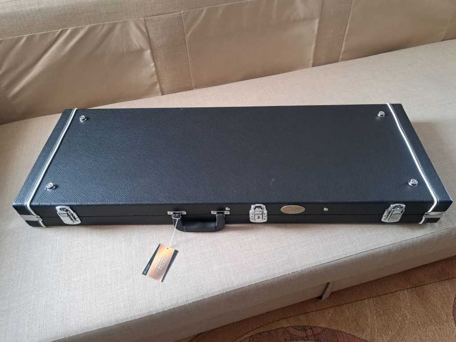 Gitara elektryczna Fender Standard Stratocaster, futerał Rocktile NOWE