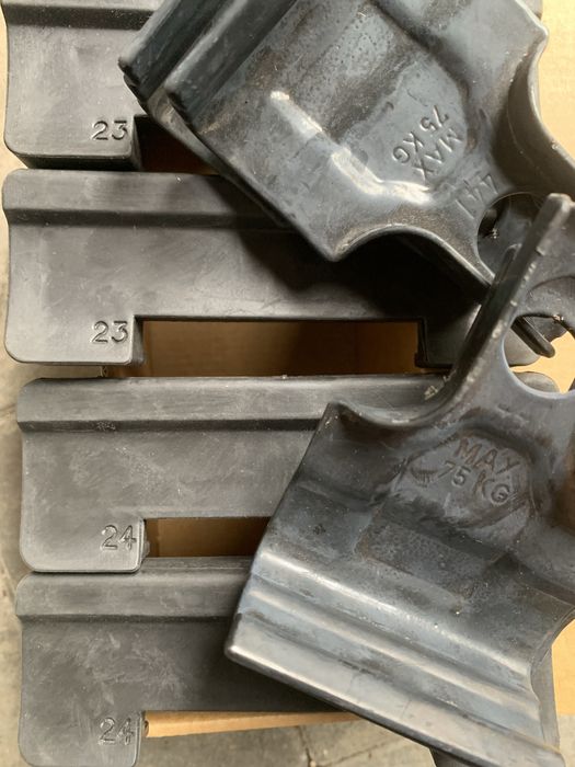 Kit 1045 Thule (guma i uchwyt)