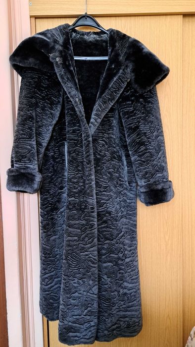 Шуба зі штучного хутра жіноча