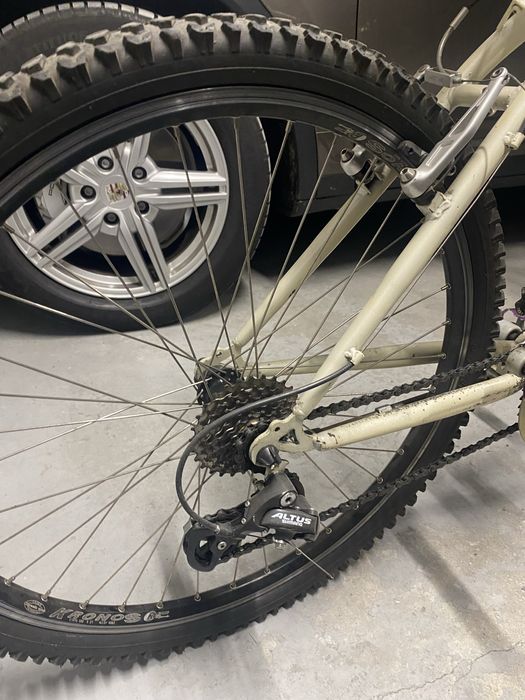 Bicicleta homem branca