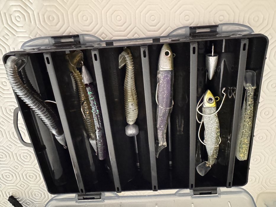 Material de Spinning – Bolsa Shimano + Diversas Amostras