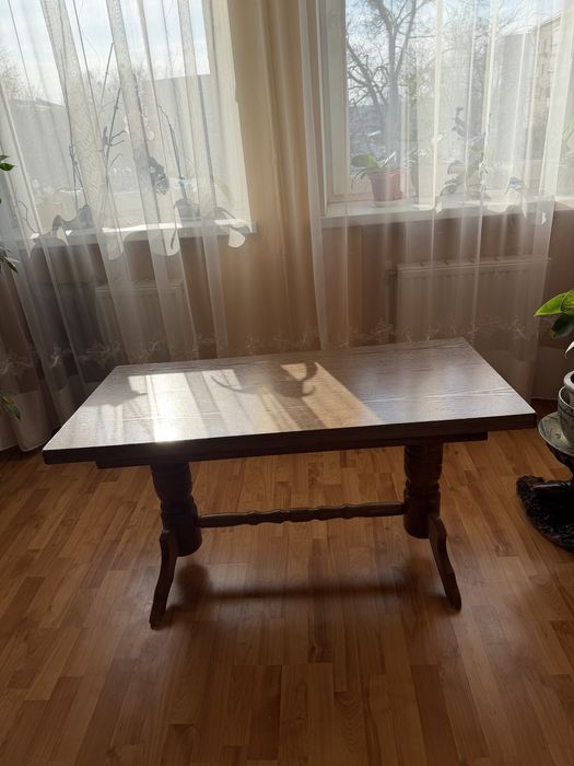 Журнальний столик