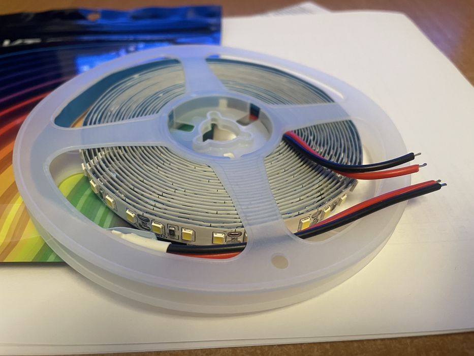 Світлодіодна стрічка AVT -600NW-3528, 12В 9.6Вт   4000-4500К