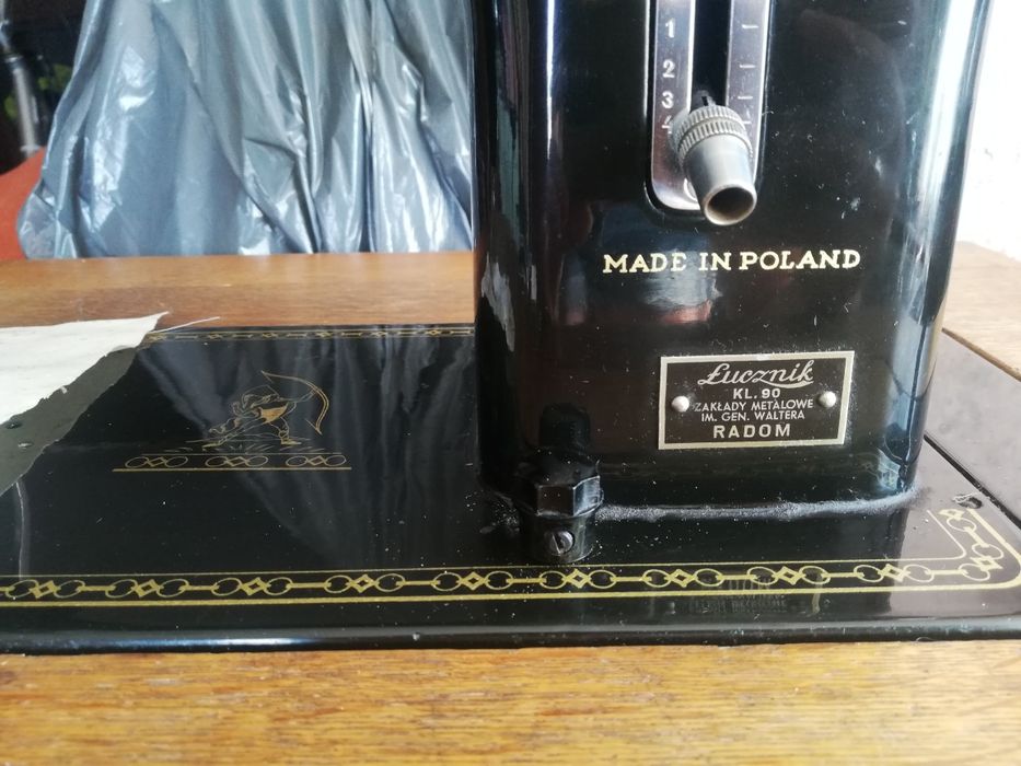 Maszyna Łucznik ze stolikiem