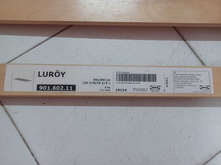 Estrado de ripas ikea.