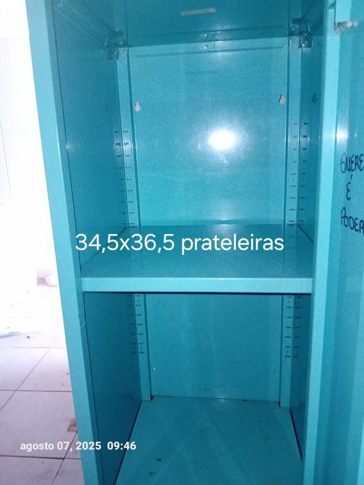 A 52 Cacifo. roupeiro metálico  1 porta metalico