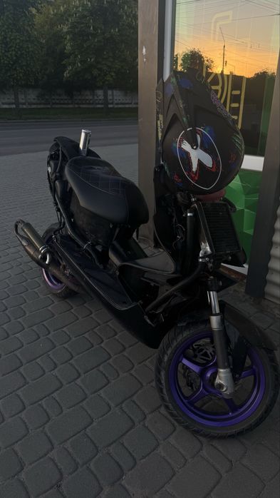 Продам мопед Yamaha Aerox 2t
