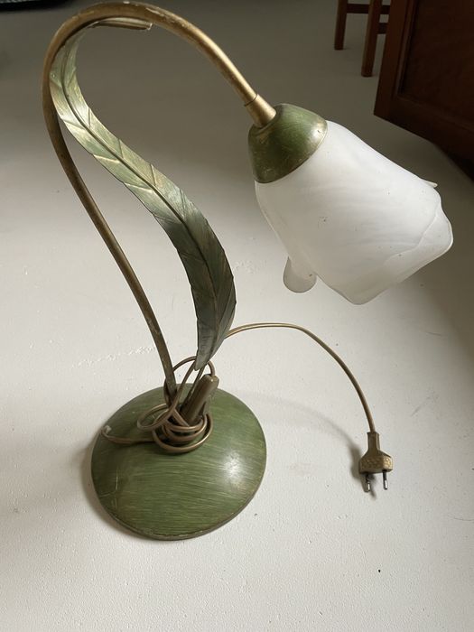 Lampka biurkowa zielona stylizowana