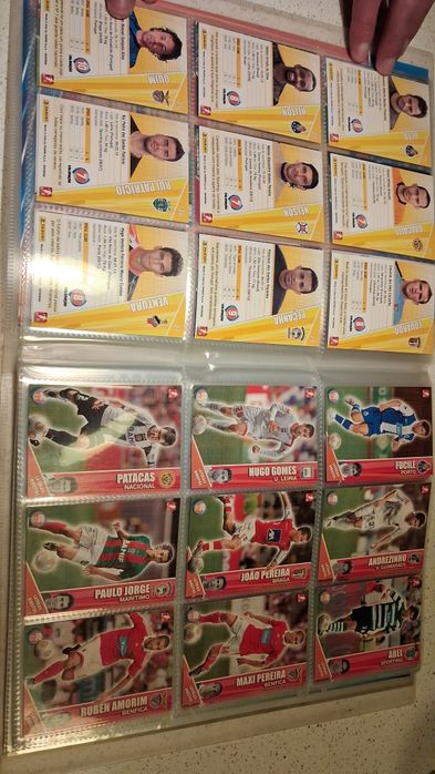 Caderneta de futebol 2014-2.15 nao esta completa mas tem muitos cromos