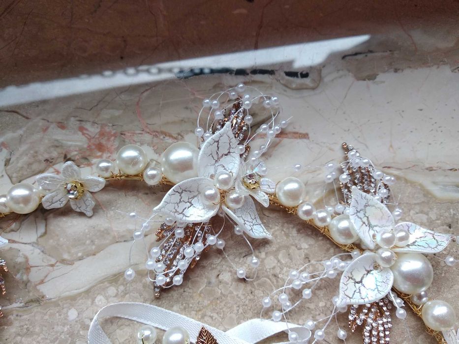 Ozdoba do włosów złoto-biała, perły, kwiaty, festiwal, syrenka, ślub