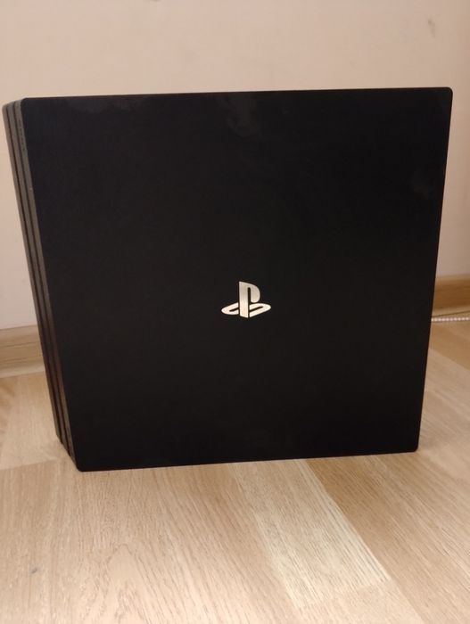 Sprzedam ps4 pro 1tb