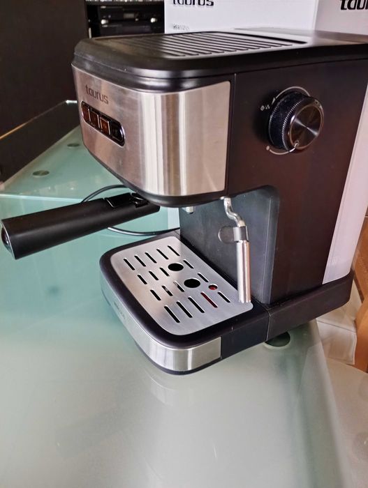 Máquina de café expresso TAURUS Mercurio, 20 Bars, 850W, ótimo estado