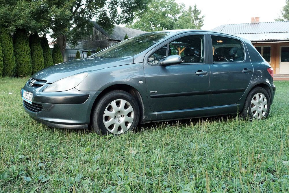 Peugeot 307 1.6 16V 110 KM Mistral Klimatyzacja Bez rdzy Garażowany RT3 Bogate wyposażenie