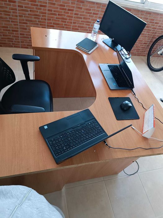 Secretária Canto / U