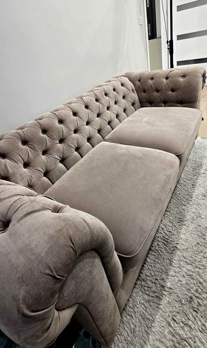 Piękna sofa pikowana/chesterfield/ozdobna