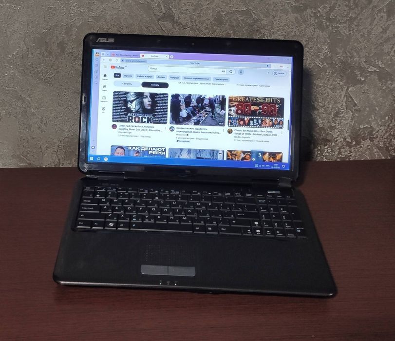 Ноутбук Asus K50IJ (акумулятор тримає, є зарядне в комплекті)