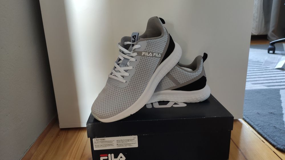 Buty siateczkowe Fila rozmiar 39, wkładka 26cm
