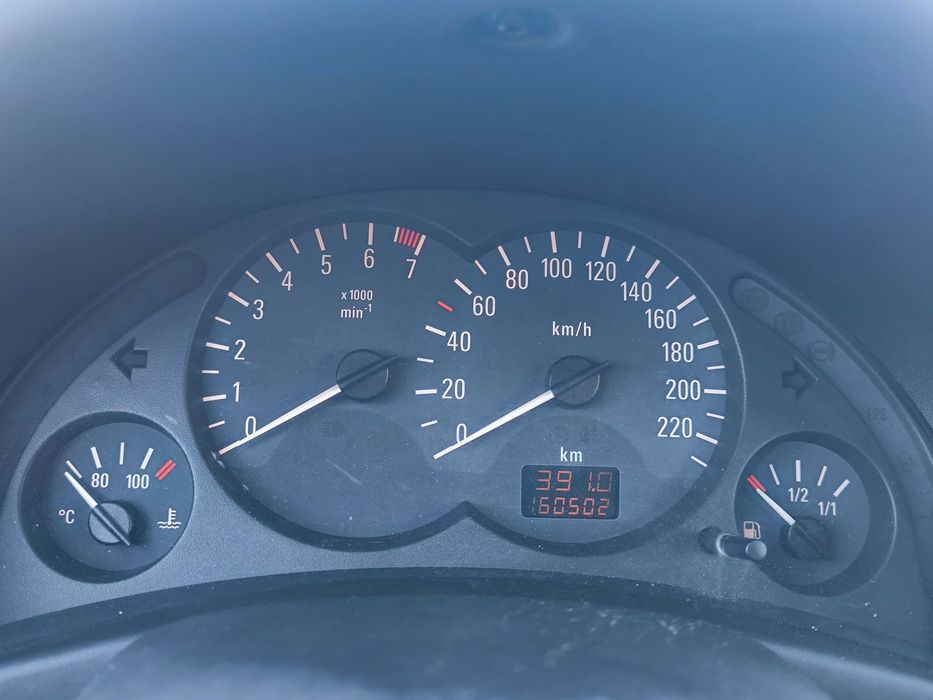 Opel Corsa 1.2 Gasolina — photo 2