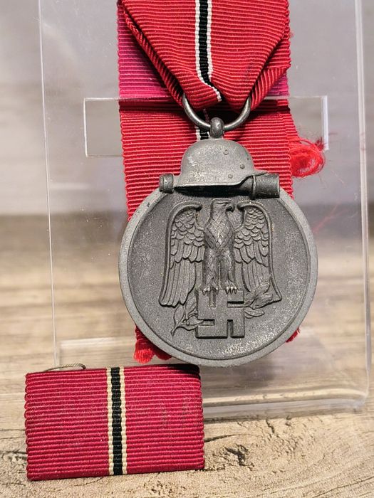 Militaria de Trincheira Wehrmacht Medalha da Frente Oriental 1941/42