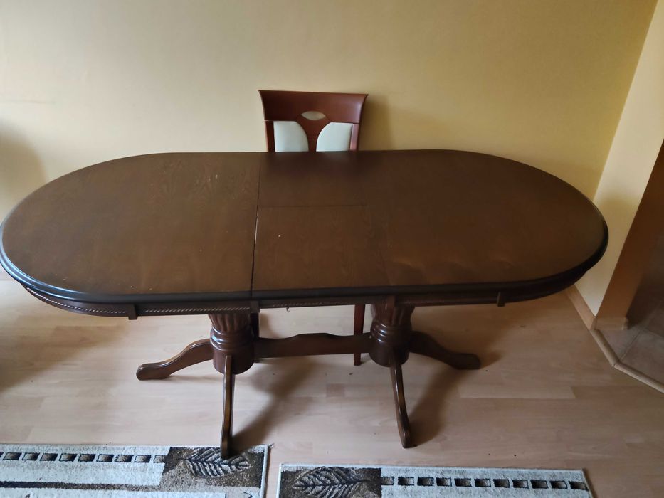 Stół drewniany i 4 krzesła