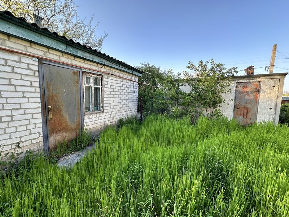 Продам пів будинку