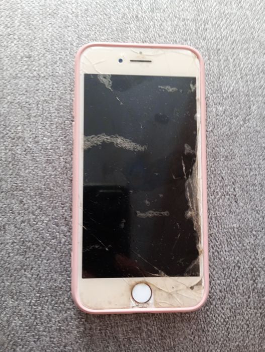 iPhone 7 różowy  32GB