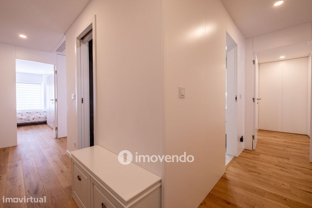 Apartamento T3 exclusivo, com terraço, nos Terraços do Rio, Coimbra