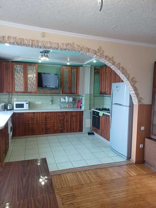 АРЕНДА 3-х комнатной квартиры ул ХРУСТАЛЬНАЯ, 8 (м-н Лазурный).