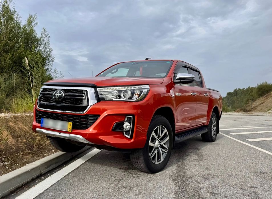 Toyota Hilux 2.4 D-4D 4WD Premium Edition