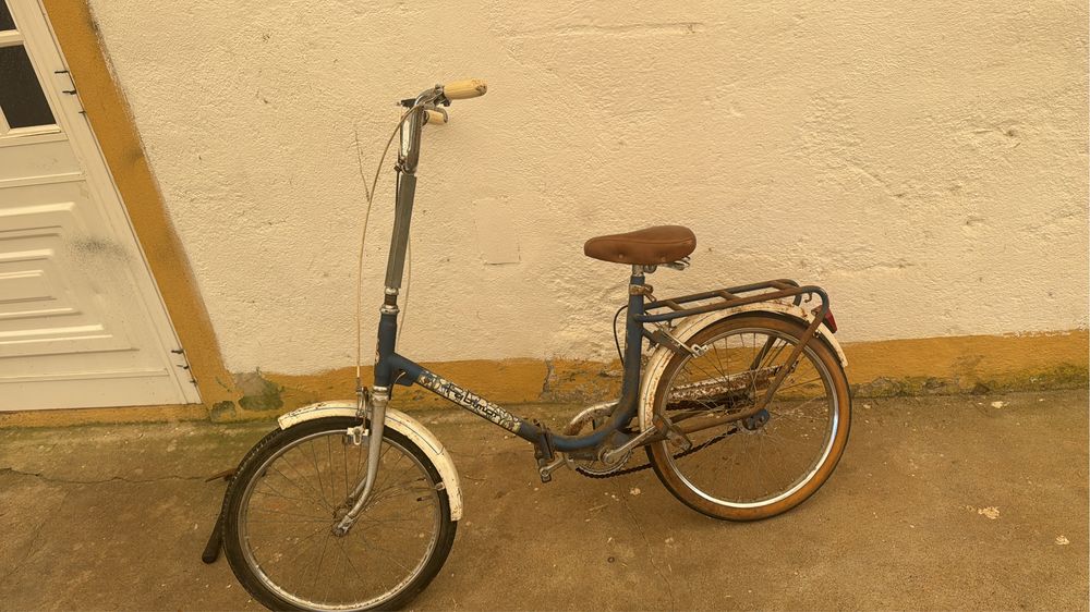 Bicicleta dobrável antiga da marca Rodney Fabimor