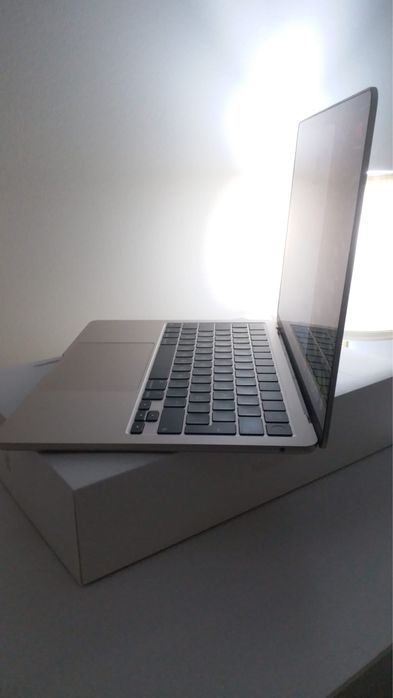 Vendo Macbook Air  / M2 / 2024