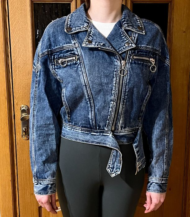 Жіноча джинсова куртка