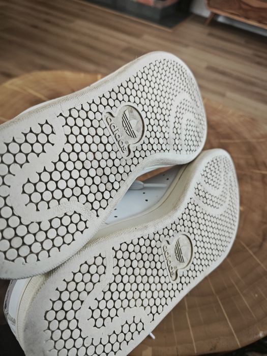 Adidas Stan Smith.
