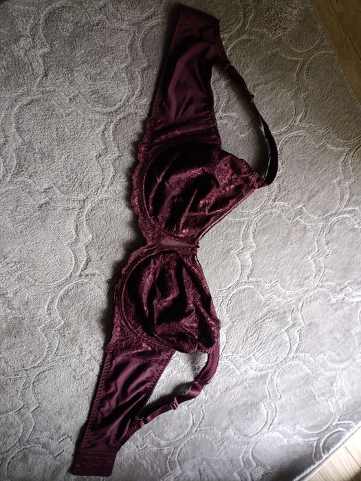 Burgundowy biustonosz bonprix