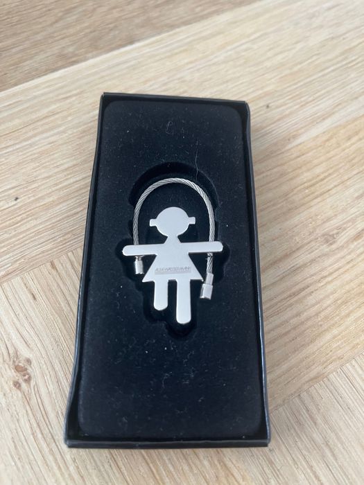 Srebrna Figurka Dziewczynka