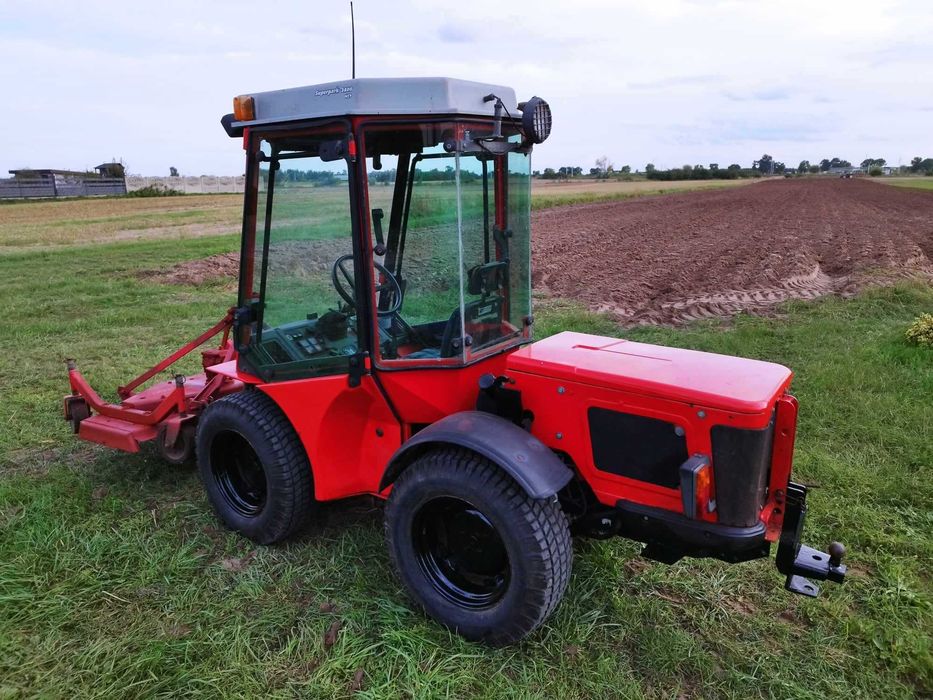 Antonio Carraro 3800 HST z kosiarką sprowadzony