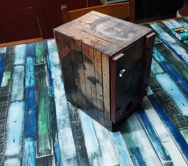 Caixa para Box (pacote) de vinho com imagem de Amália Rodrigues