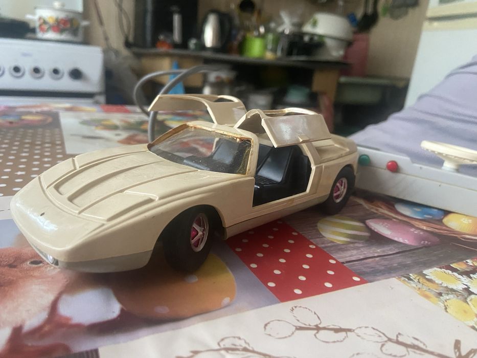 Продам радіокеровану іграшку Mercedes C111