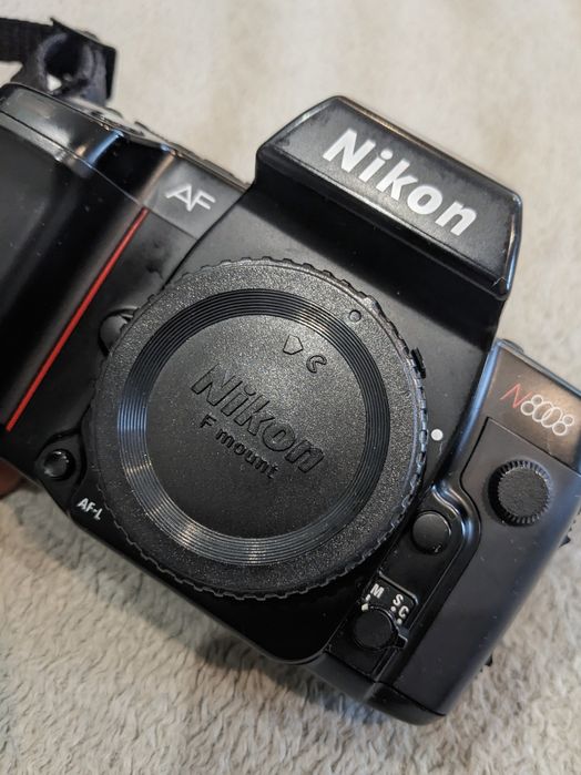 Плівкова камера Nikon F-8008 (N8008)