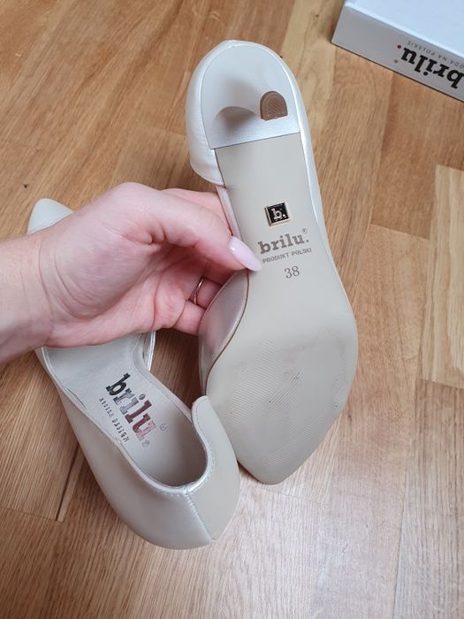 Czułenka ślubne buty perłowe brilu