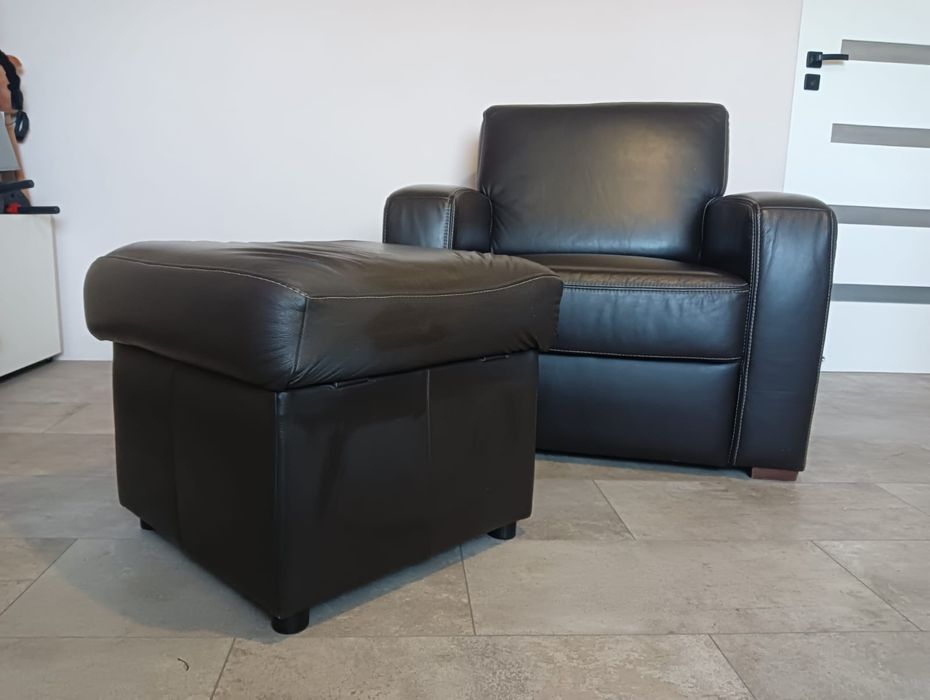 Fotel z pufą Avelino Collezione – skóra naturalna, ciemny brąz