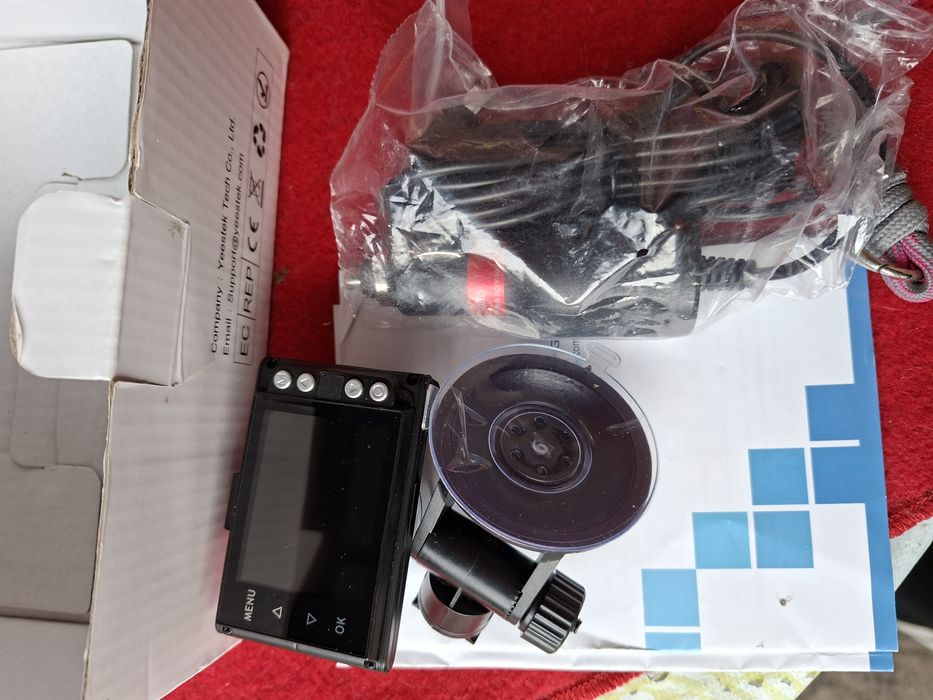 wideorejestrator samochodowy Yeestek HD.