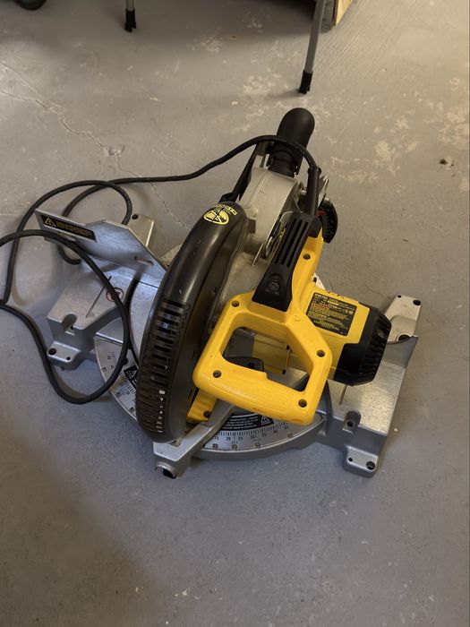 Торцовка dewalt DW703 254mm