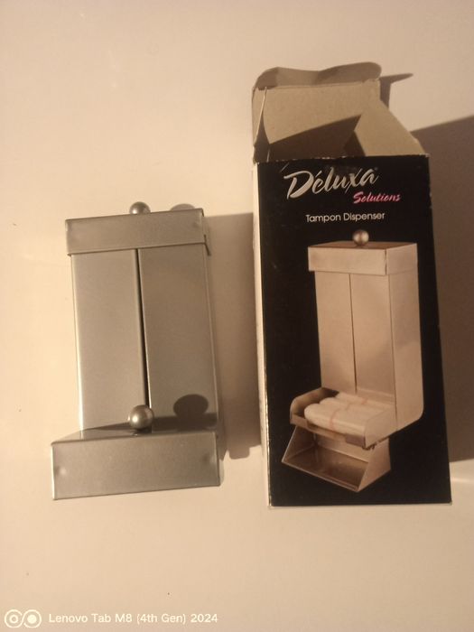 * Podajnik na tampony  *