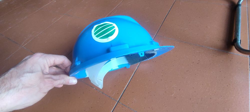 Lote de ferramentas e extensão elétrica