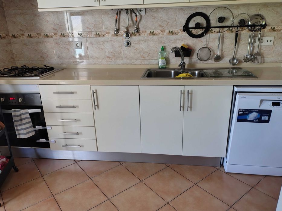 Cozinha: moveis e pedra Silestone