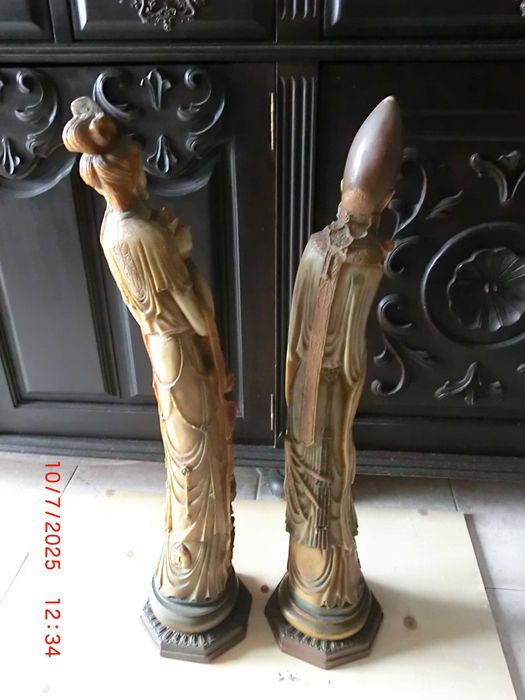 2 Marble Statuettes.428572938423521282